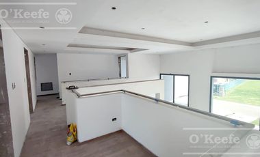 Casa en venta a estrenar de cuatro ambientes sobre un lote central en Villalobos - Pueblos del Plata