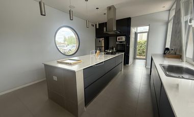 Venta - Propiedad de Nivel Gerencial en Barrio Cerrado Sol del Valle - C113