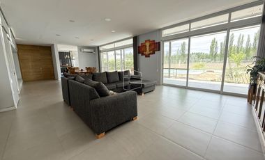 Venta - Propiedad de Nivel Gerencial en Barrio Cerrado Sol del Valle - C113