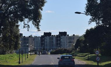 Lote en venta  en Tilbury, Pilara.