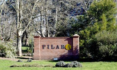 Lote en venta  en Tilbury, Pilara.