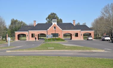 Lote en venta  en Tilbury, Pilara.