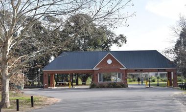 Lote en venta  en Tilbury, Pilara.