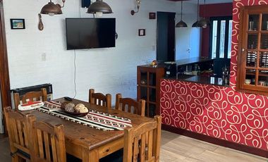 Casa 4 ambientes en 2 plantas con jardín y piscina en venta- ALQUILADA HASTA JUNIO 2026 - Don Bosco