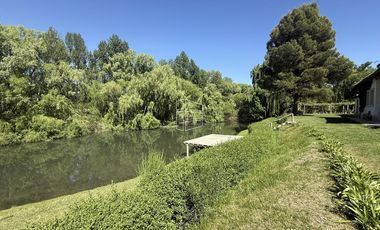 Venta - Casa Quinta con Pileta y costa de Río - Paso Cordova - C063