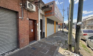 Local en ALQUILER con vidriera en Wilde