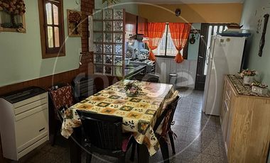 Casa mas depto. en Santa Teresita