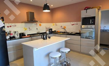VENTA, casa 3 dormitorios con pileta, Bº Finca Villa  Muluen- PLOTTIER