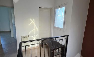VENTA, casa 3 dormitorios con pileta, Bº Finca Villa  Muluen- PLOTTIER