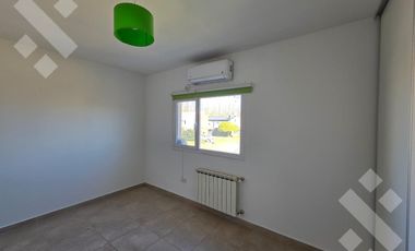 VENTA, casa 3 dormitorios con pileta, Bº Finca Villa  Muluen- PLOTTIER
