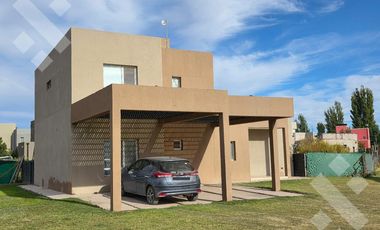 VENTA, casa 3 dormitorios con pileta, Bº Finca Villa  Muluen- PLOTTIER