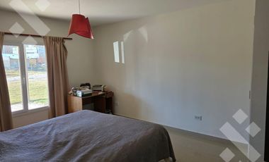 VENTA, casa 3 dormitorios con pileta, Bº Finca Villa  Muluen- PLOTTIER