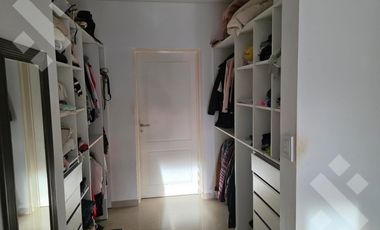 VENTA, casa 3 dormitorios con pileta, Bº Finca Villa  Muluen- PLOTTIER
