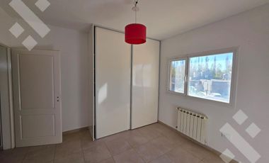 VENTA, casa 3 dormitorios con pileta, Bº Finca Villa  Muluen- PLOTTIER