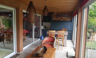 EXCELENTE CHALET EN ALQUILER CON 3 DORMITORIOS, PARQUE Y PILETA EN HAEDO