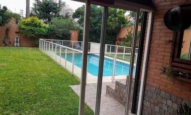 EXCELENTE CHALET EN ALQUILER CON 3 DORMITORIOS, PARQUE Y PILETA EN HAEDO