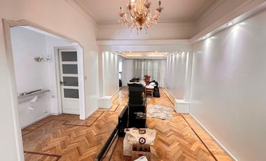 Imponente Chalet de 400 m² en alquiler - Alem 900
