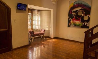 EXCELENTE CHALET 7 AMB CON PATIO Y COCHERA EN RAMOS MEJIA