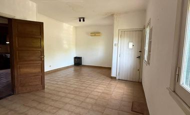ADROGUE, CHALET EN EXCELENTE UBICACION
