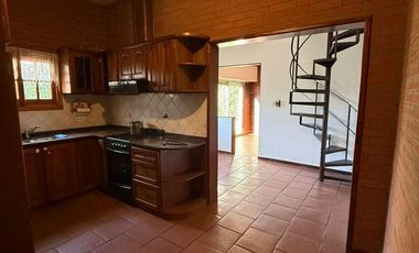 ADROGUE, CHALET EN EXCELENTE UBICACION
