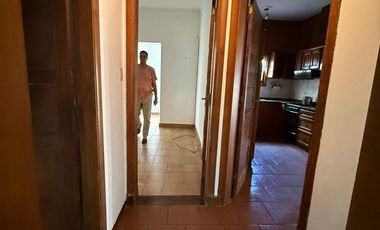 ADROGUE, CHALET EN EXCELENTE UBICACION