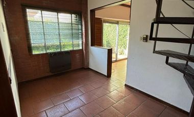 ADROGUE, CHALET EN EXCELENTE UBICACION