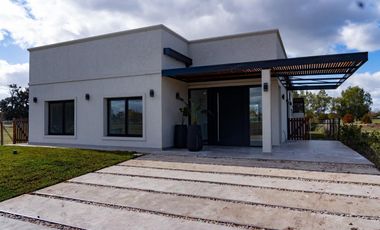 Oportunidad Venta Casa en Barrio Privado Saint Joseph