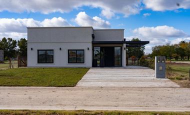 Oportunidad Venta Casa en Barrio Privado Saint Joseph