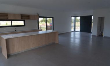 Oportunidad Venta Casa en Barrio Privado Saint Joseph