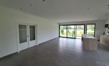 Oportunidad Venta Casa en Barrio Privado Saint Joseph