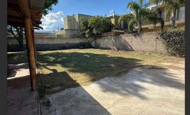 Casa en alquiler c/ cochera en San Jose Obrero