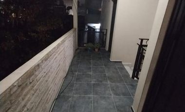 Departamento 3 ambientes con balcón en alquiler - Ezpeleta Oeste