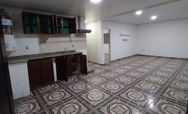Departamento 3 ambientes con balcón en alquiler - Ezpeleta Oeste