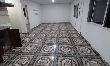 Departamento 3 ambientes con balcón en alquiler - Ezpeleta Oeste
