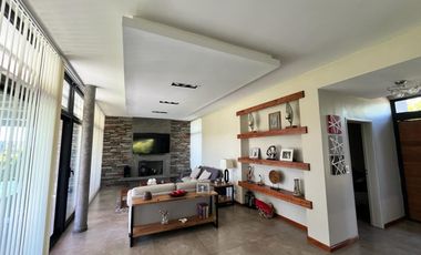 Hermosa casa de 4 dormitorios   dependencia en 2 plantas en barrio San Sebastian