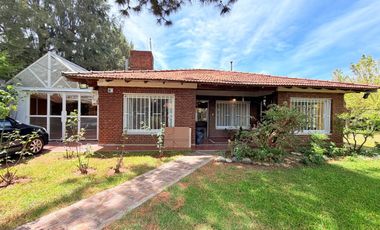 Casa en venta 3 amb. Barrio Los Rosales Canning