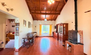 Casa en venta 3 amb. Barrio Los Rosales Canning