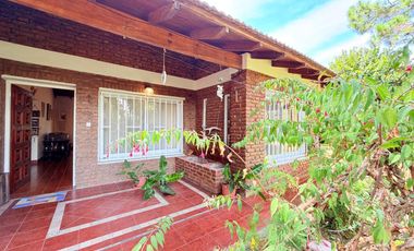 Casa en venta 3 amb. Barrio Los Rosales Canning