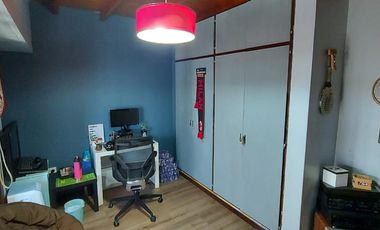 Casa de 5 ambientes con Fondo Libre y Parrilla - Villa Dominico