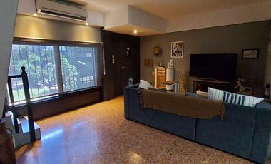 Casa de 5 ambientes con Fondo Libre y Parrilla - Villa Dominico