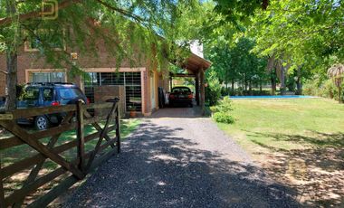 VENTA CASA 3 DORMITORIOS Y PILETA EN COUNTRY LOGARITMO (IBARLUCEA)