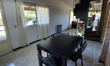 VENTA CASA 3 DORMITORIOS Y PILETA EN COUNTRY LOGARITMO (IBARLUCEA)