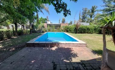 VENTA CASA 3 DORMITORIOS Y PILETA EN COUNTRY LOGARITMO (IBARLUCEA)