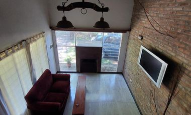 VENTA CASA 3 DORMITORIOS Y PILETA EN COUNTRY LOGARITMO (IBARLUCEA)