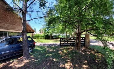VENTA CASA 3 DORMITORIOS Y PILETA EN COUNTRY LOGARITMO (IBARLUCEA)