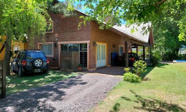 VENTA CASA 3 DORMITORIOS Y PILETA EN COUNTRY LOGARITMO (IBARLUCEA)