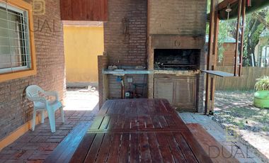 VENTA CASA 3 DORMITORIOS Y PILETA EN COUNTRY LOGARITMO (IBARLUCEA)