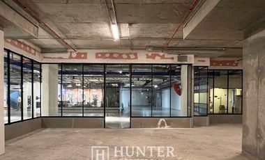 Local Comercial en Arriendo en Vespucio Sur / Renato Sanchez