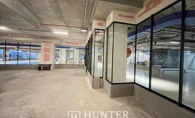 Local Comercial en Arriendo en Vespucio Sur / Renato Sanchez