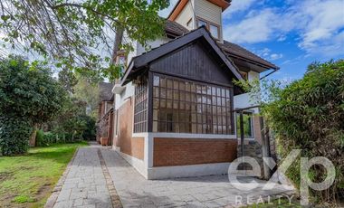 Casa en Venta en Avenida Central, Lo Cañas